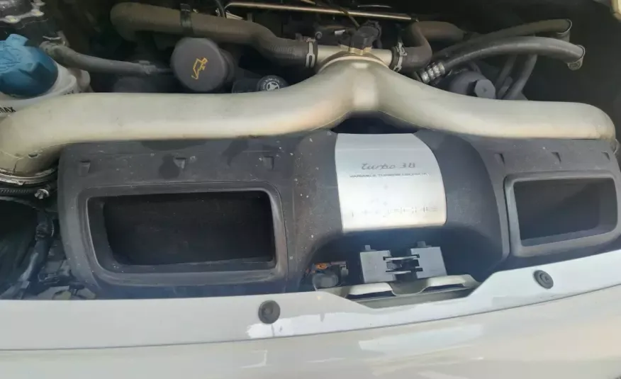 Porsche 911 2010 г. (белый)