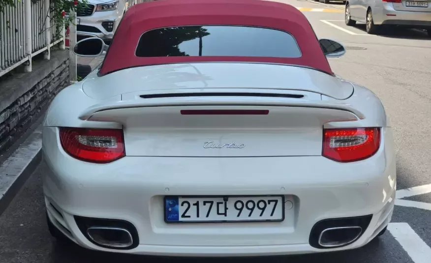Porsche 911 2010 г. (белый)