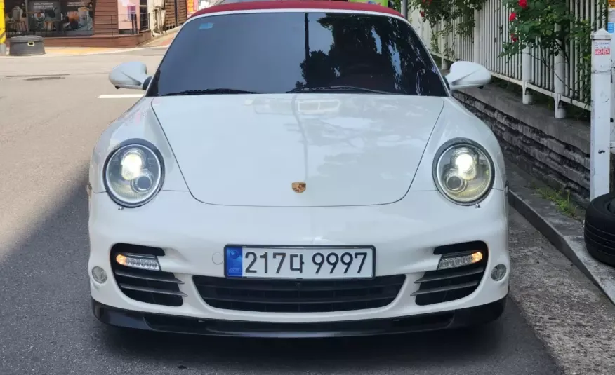Porsche 911 2010 г. (белый)