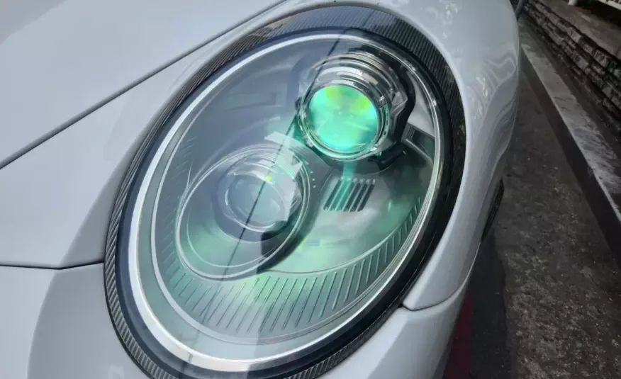 Porsche 911 2010 г. (белый)