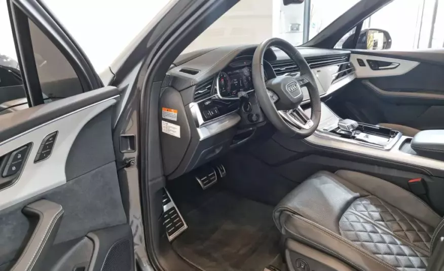 Audi Q7 2023 г. (серый цвет)