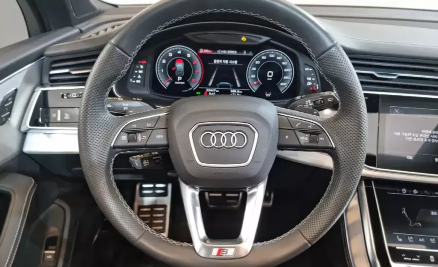 Audi Q7 2023 г. (серый цвет)