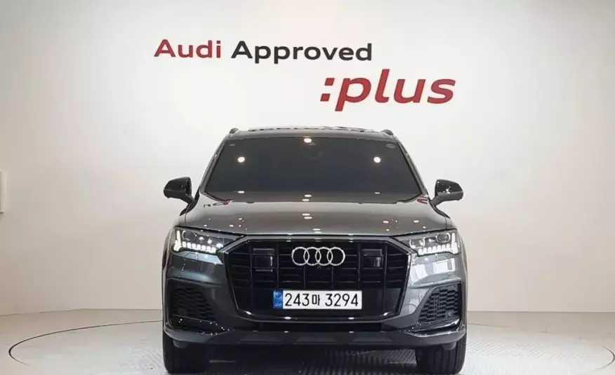Audi Q7 2023 г. (серый цвет)