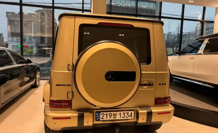 Mercedes-Benz G-Class 2022 г. (золото)
