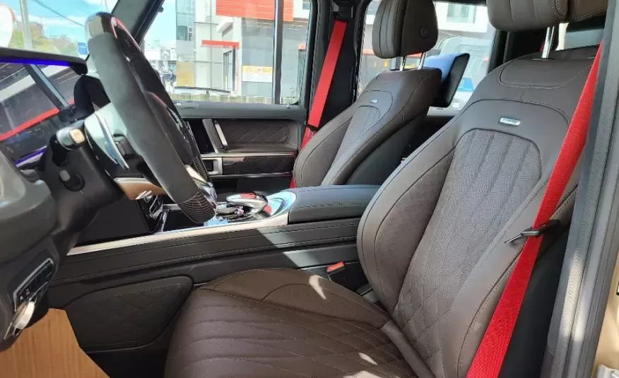 Mercedes-Benz G-Class 2022 г. (золото)