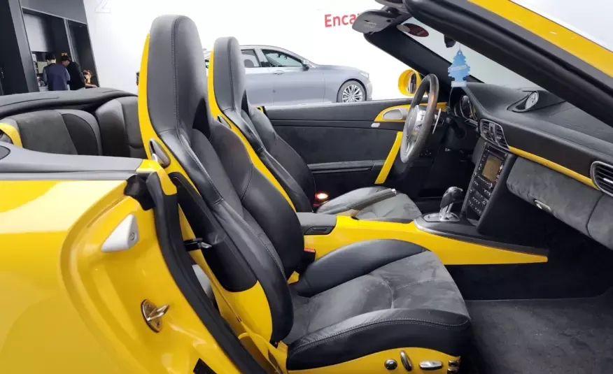Porsche 911 2011 г. (желтый)