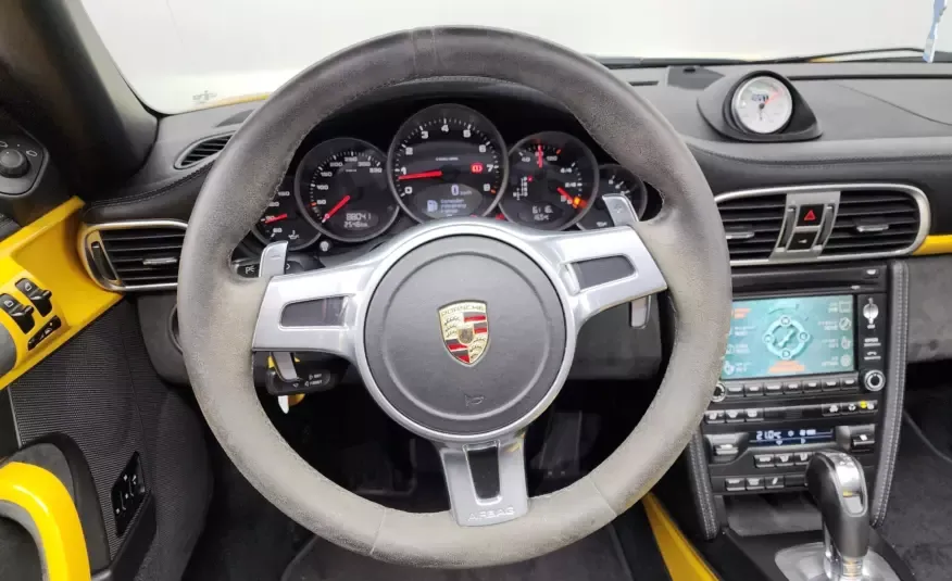 Porsche 911 2011 г. (желтый)
