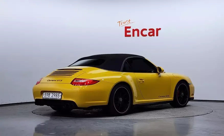 Porsche 911 2011 г. (желтый)
