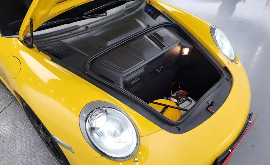 Porsche 911 2011 г. (желтый)