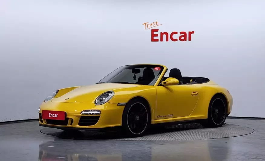 Porsche 911 2011 г. желтый фотография