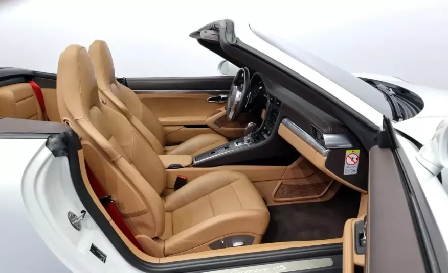 Porsche 911 2016 г. (белый)