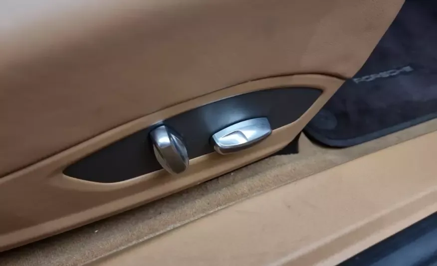 Porsche 911 2016 г. (белый)
