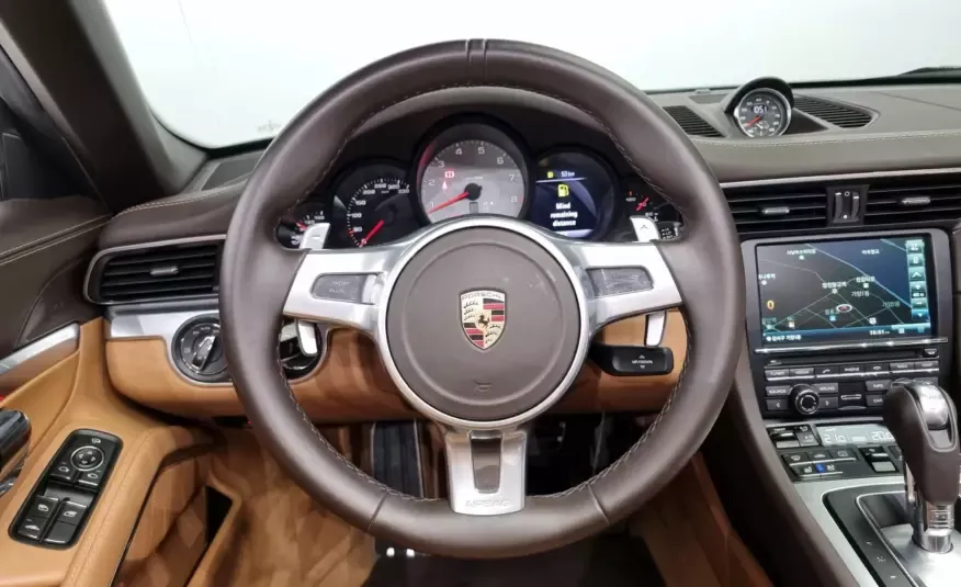 Porsche 911 2016 г. (белый)