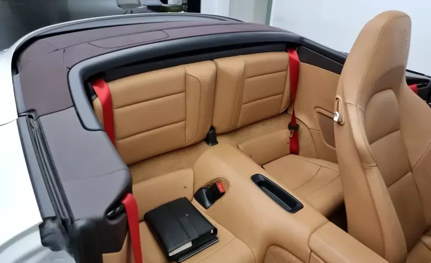 Porsche 911 2016 г. (белый)
