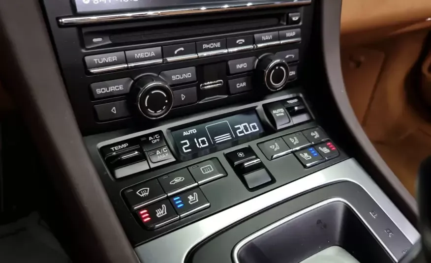 Porsche 911 2016 г. (белый)