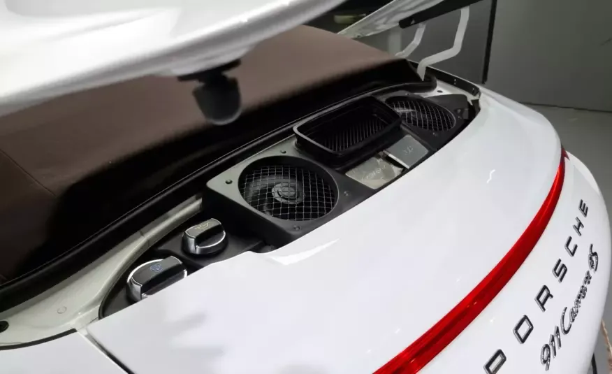 Porsche 911 2016 г. (белый)
