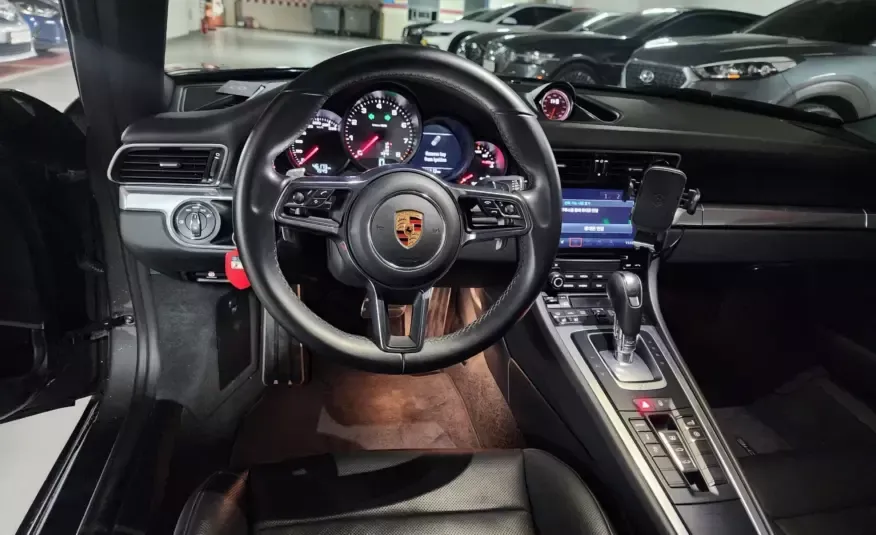 Porsche 911 2018 г. (серый цвет)