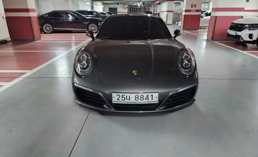 Porsche 911 2018 г. (серый цвет)