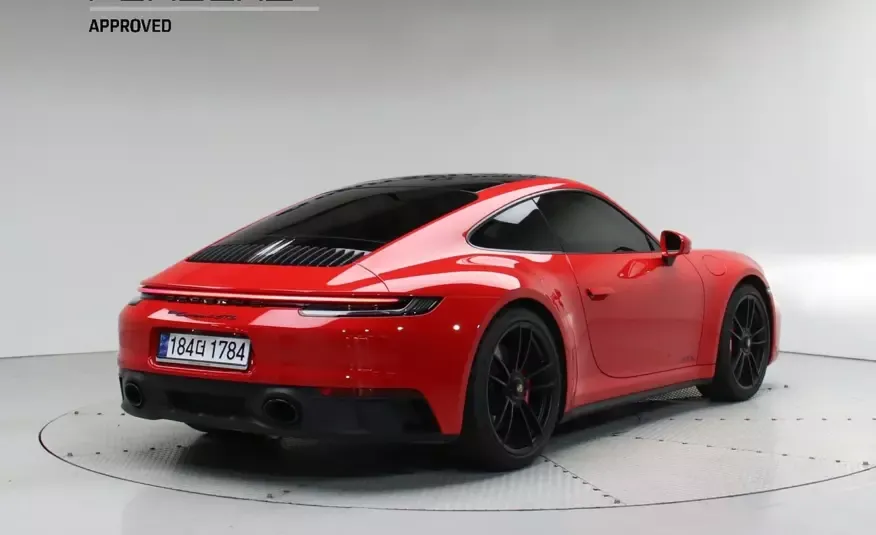 Porsche 911 2023 г. (красный)