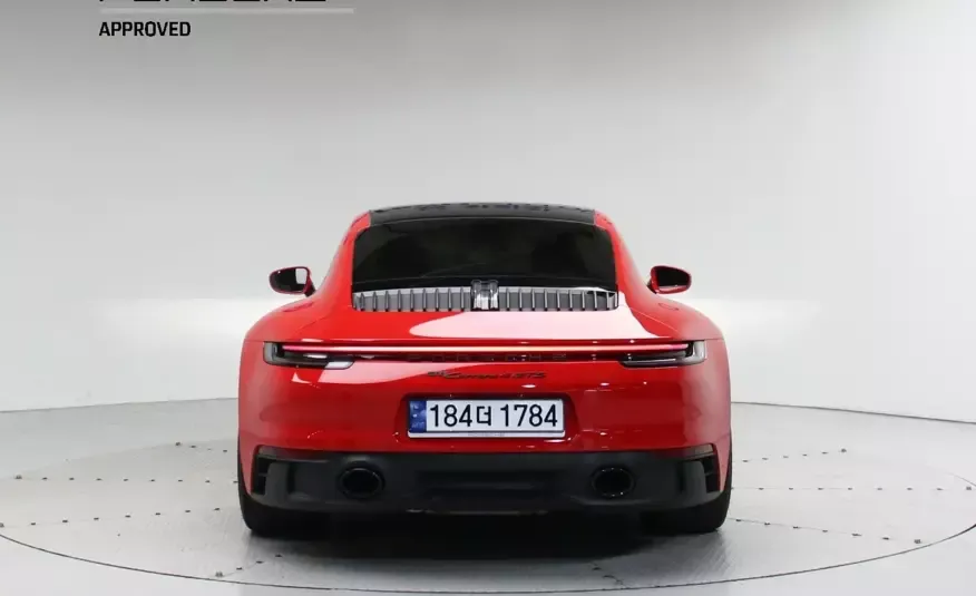 Porsche 911 2023 г. (красный)