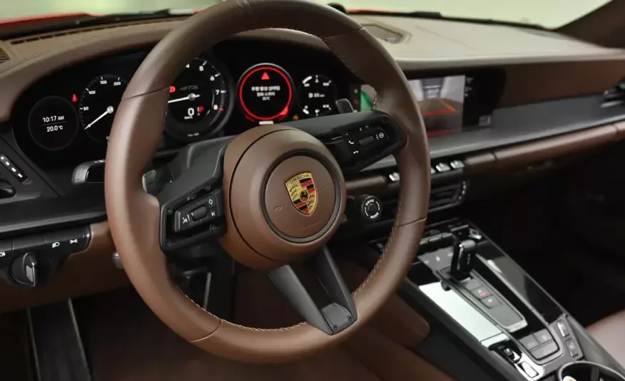 Porsche 911 2023 г. (красный)
