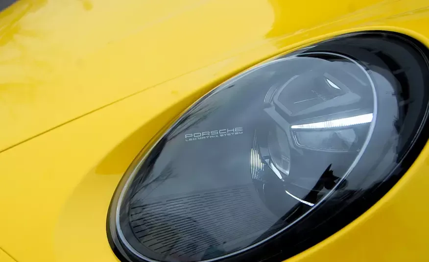 Porsche 911 2023 г. (желтый)