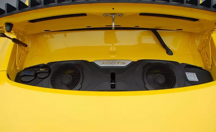 Porsche 911 2023 г. (желтый)