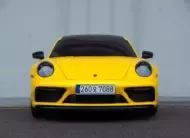 Porsche 911 2023 г. желтый фотография