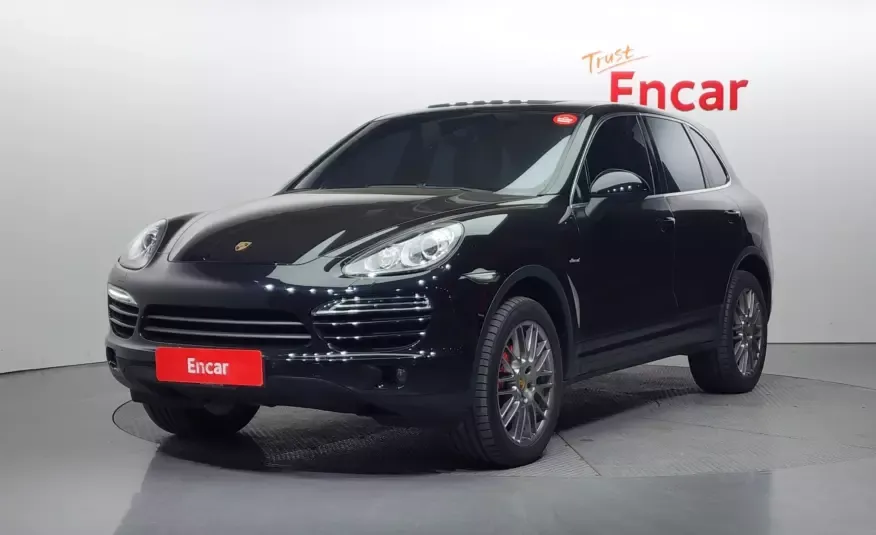 Porsche CAYENNE 2012 г. черный фотография
