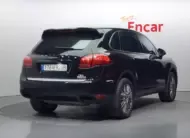 Porsche CAYENNE 2012 г. (черный)