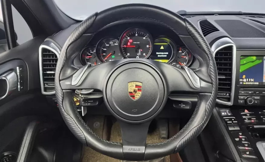 Porsche CAYENNE 2012 г. (черный)