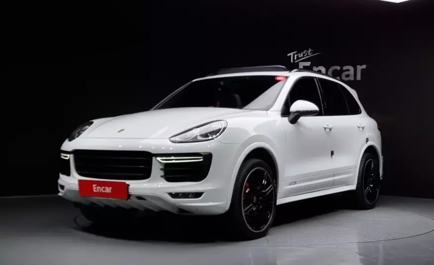 Porsche CAYENNE 2016 г. белый фотография
