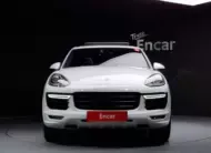 Porsche CAYENNE 2016 г. (белый)