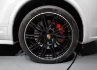 Porsche CAYENNE 2016 г. (белый)