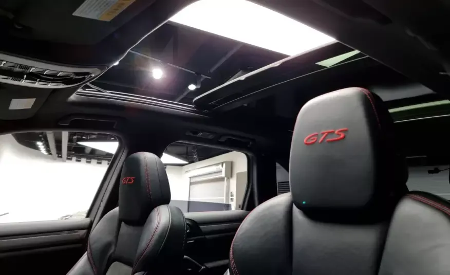 Porsche CAYENNE 2016 г. (белый)