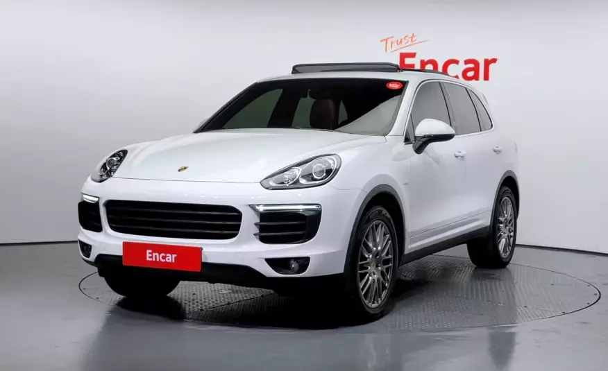 Porsche CAYENNE 2016 г. белый фотография