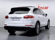 Porsche CAYENNE 2016 г. (белый)