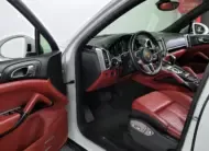 Porsche CAYENNE 2016 г. (белый)