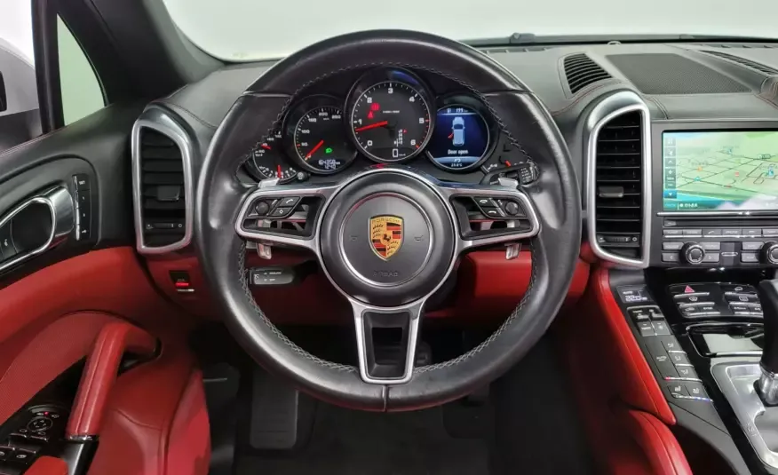 Porsche CAYENNE 2016 г. (белый)