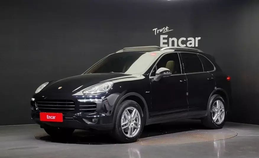 Porsche CAYENNE 2016 г. черный фотография