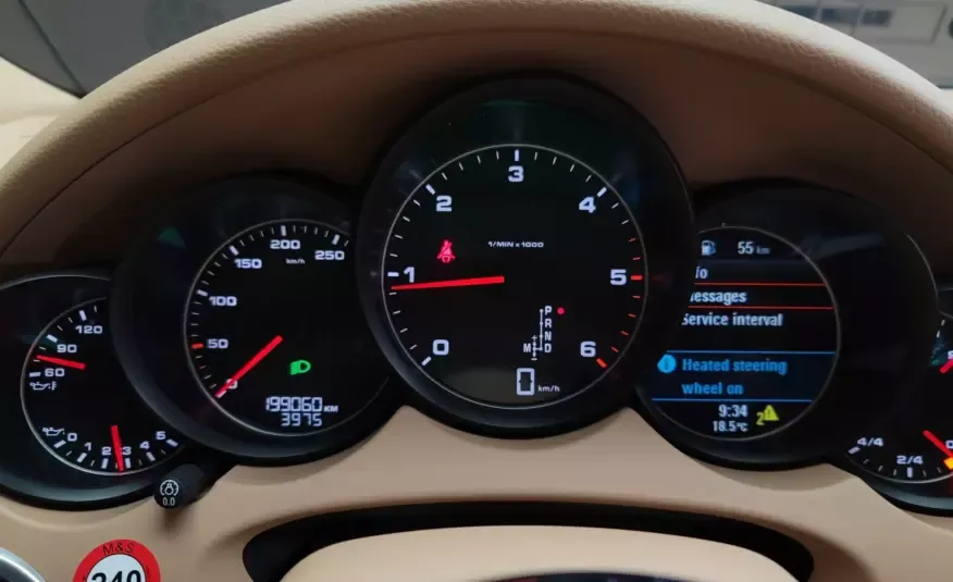 Porsche CAYENNE 2016 г. (черный)