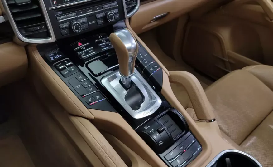 Porsche CAYENNE 2016 г. (черный)