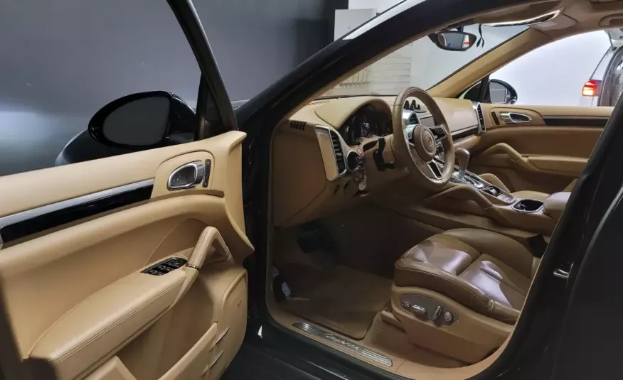 Porsche CAYENNE 2016 г. (черный)