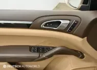 Porsche CAYENNE 2016 г. (светлый цвет)