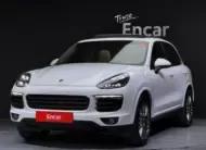 Porsche CAYENNE 2017 г. белый фотография