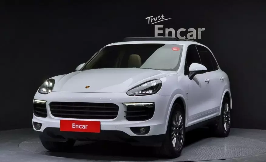 Porsche CAYENNE 2017 г. белый фотография
