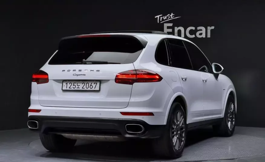 Porsche CAYENNE 2017 г. (белый)