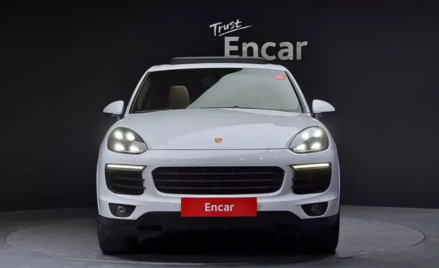 Porsche CAYENNE 2017 г. (белый)