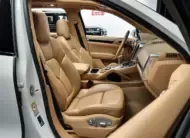 Porsche CAYENNE 2017 г. (белый)