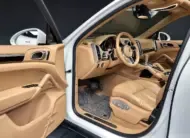 Porsche CAYENNE 2017 г. (белый)